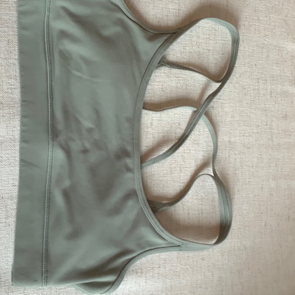 Vuori women’s mindset bra size medium